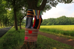 Cuxland, Loxstedt 2012, In Loxstedt müssen sich die Bäume wegen der geplanten Küstenautobahn A20 warm anziehen