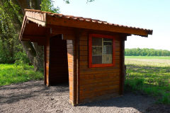 Cuxland, Stinstedt, April 2024, Neues Rasthäuschen mit Insektenhotel Falkenstraße