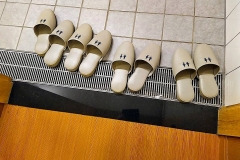 Japan, Koya-san, Tempelübernachtung, Toilettenschuhe
