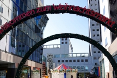Japan, Osaka, Deutscher Weihnachtsmarkt am Umeda Sky Building
