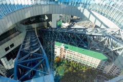 Japan, Osaka, Rolltreppen im Umeda Sky Building