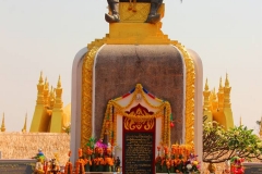 Laos, Vientiane, That Luang, Statue König Setthathirat