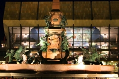 Leipzig, Mendebrunnen vor dem Gewandhaus bei Nacht