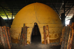 Malaysia, Perak, Kuala Sepetang, Mangroven-Holzkohlefabrik