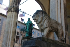 München, Löwenstatue vor der Feldherrnhalle