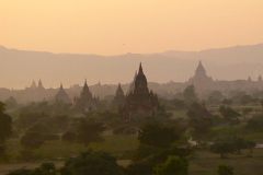 Myanmar, Bagan, Abendstimmung vom Pyathada Tempel