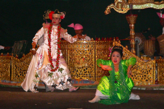 Myanmar, Bagan, Sithu, Birmanisches Tanz- und Marionettentheater