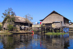 Myanmar, Dorf am Inle-See