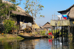 Myanmar, Dorf am Inle-See