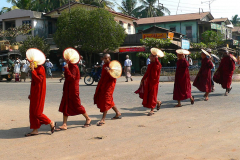 Myanmar, Begegnungen unterwegs auf dem Weg nach Kyaiktiyo