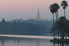 Myanmar, Yangon, Shwedagon Pagode in der Abendstimmung