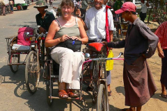 Myanmar, Yangon, Wir besteigen eine Rikscha