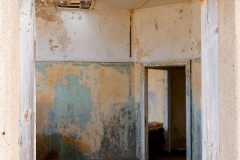Namibia, Kolmannskuppe, Blick in ein Haus