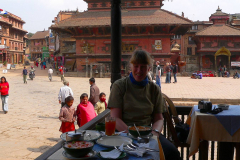Nepal Bhaktapur, Thaumadi Square, Blick auf den Bhairavnath Tempel