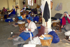 Nepal, Begegnungen unterwegs nach Bungamati, Besuch einer Spinnerei und Weberei