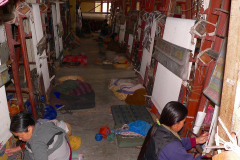 Nepal, Begegnungen unterwegs nach Bungamati, Besuch einer Spinnerei und Weberei