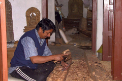 Nepal, Khokana Bungamati, Holzschnitzkunst