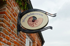 Niedersachsen, Wangerland, Hooksiel, Muschelmuseum im Alten Rathaus