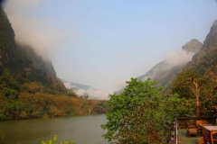 Laos, Ban Nong Khiaw, Blick vom Phaxang Resort auf den Nam Ou Fluss