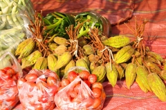 Laos, Oudomxay, Marktstand am Straßenrand