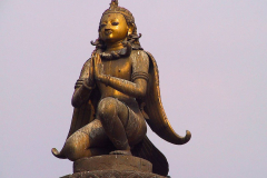 Nepal, Patan, Durbar Square, Goldene Garuda Säulen-Statue