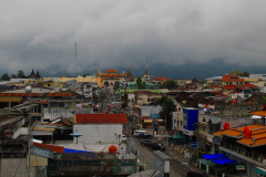Sumatra, Blick über die Hauptstraße von Bukittinggi