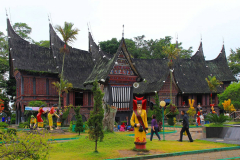 Sumatra, Bukittinggi, Museum Rumah Adat Baanjuang