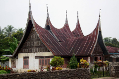 Sumatra, Ruma Gadang Bundokanuang