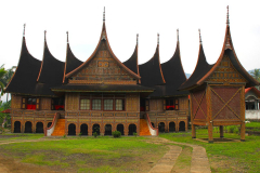 Sumatra, Istano Basa Pagaruyung