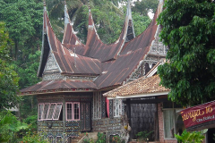 Sumatra, Istano Basa Pagaruyung