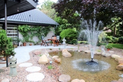 Teich mit Springbrunnen