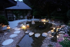 Teich mit Beleuchtung