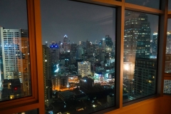 Thailand, Bangkok, Blick aus unserem Hotelfenster auf die Skyline bei Nacht