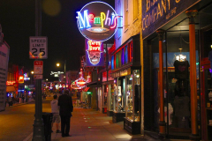 USA, Tennessee, Memphis, Beale Street bei Nacht