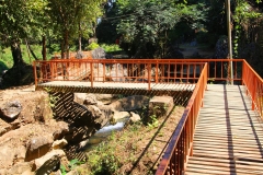 Laos, Vang Vieng, Tham Chang, Zickzack-Brücke