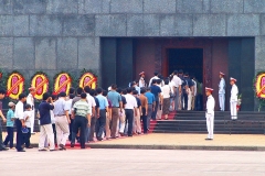 Hanoi, Vor dem Ho Chi Minh-Mausoleum