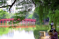Hanoi, Hoan-Kiem-See, Die Huc-Brücke (Brücke der aufgehenden Sonne)
